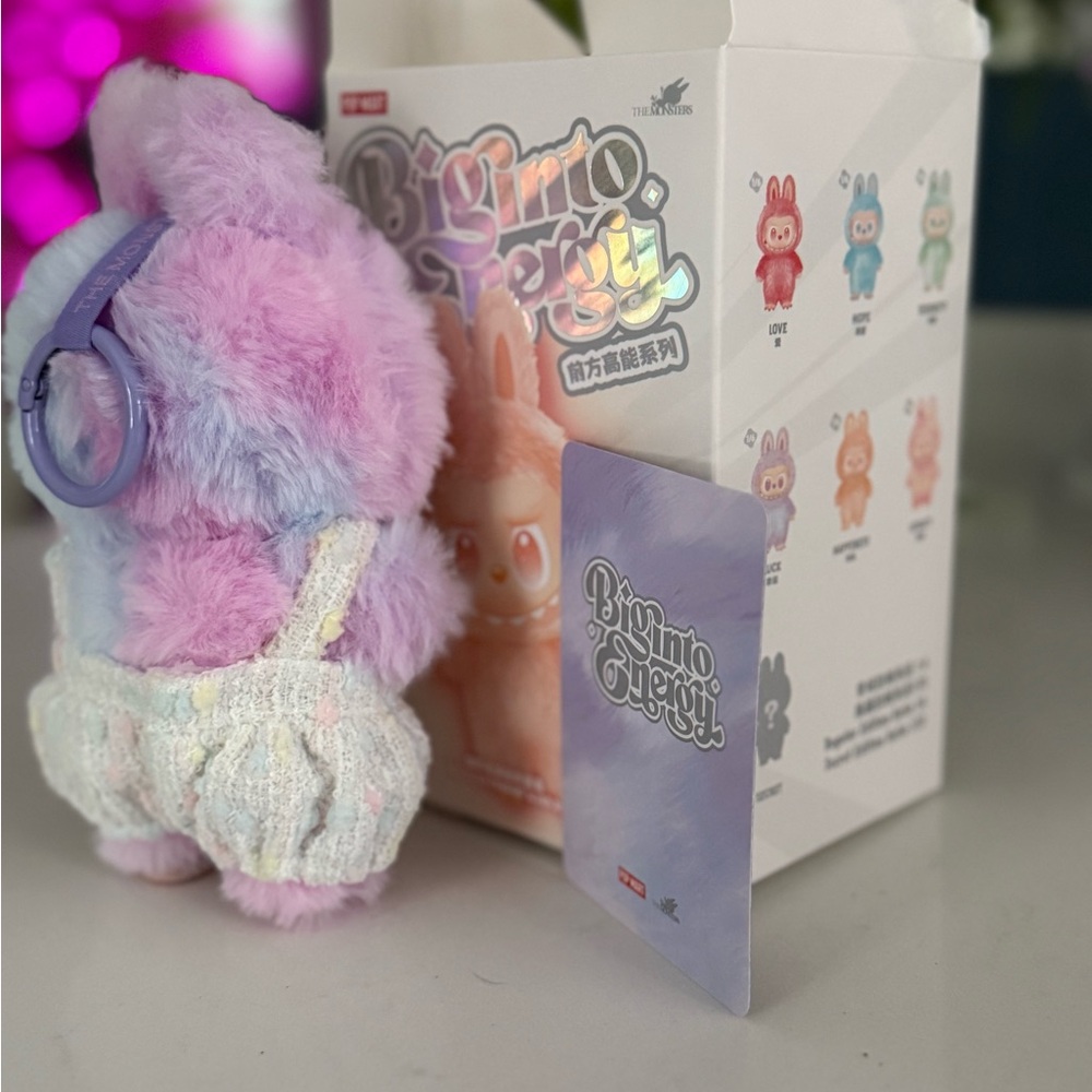 ❤️SOLD❤️Labubu Plush Pop Mart's The BIG ENERGY series in custom outfit ~ “LUCK” - Picture 11 of 13